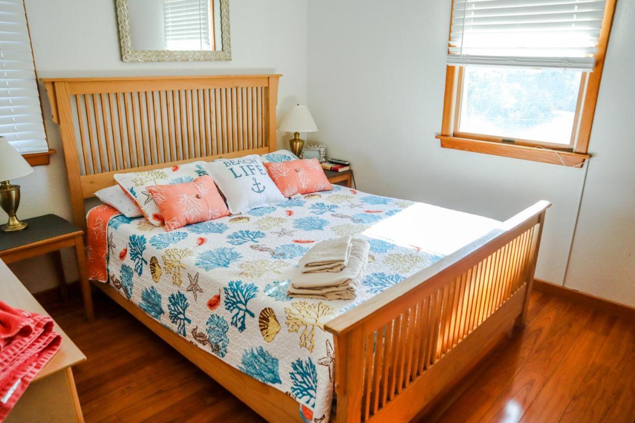 Lake Front Modern Beach House-Hatteras Island Avon Bagian luar foto